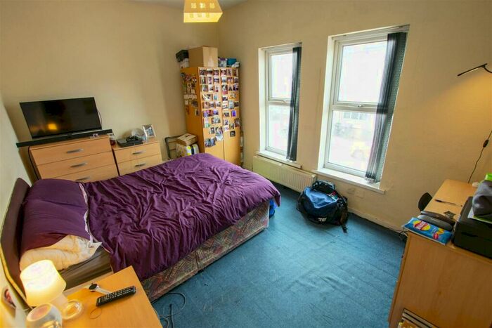 4 Bedroom House To Rent In Teignmouth Road, Birmingham, B29