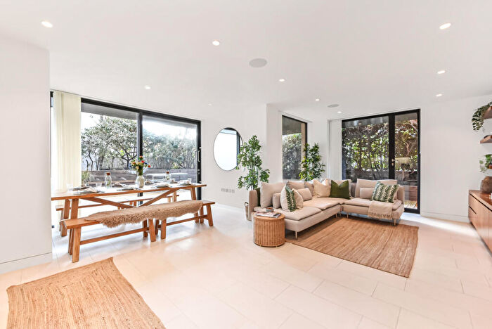 3 Bedroom Flat To Rent In Latitude House, NW1