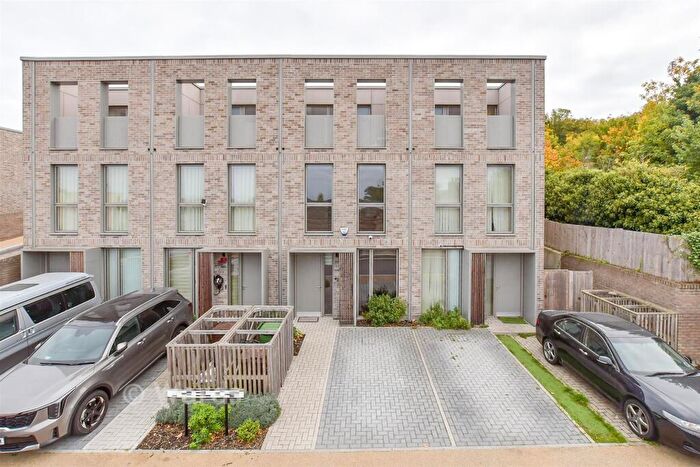 3 Bedroom Terraced House For Sale In Khartoum Parade, Chatham Maritime, Chatham, Kent, ME4