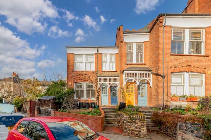 2 Bedroom Flat To Rent In St. James Lane, London N10