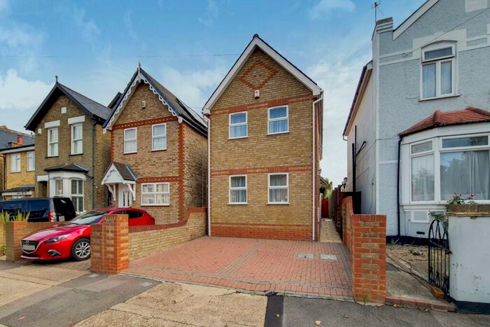 5 Bedroom House To Rent In Worthington Road, Surbiton, KT6