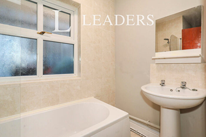 1 Bedroom Flat To Rent In Grange Court, ST6