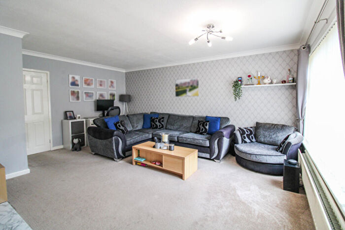 3 Bedroom Terraced House For Sale In Mole Close, Farnborough, GU14