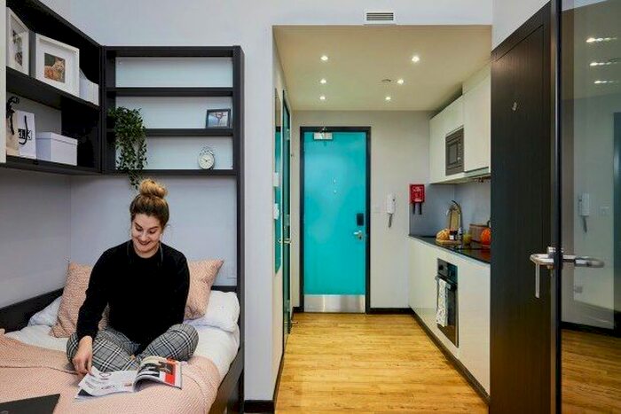 Studio To Rent In Westminster Bridge Road, London, SE1