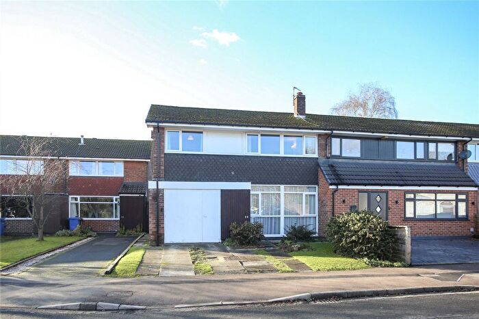 3 Bedroom End Of Terrace House For Sale In Norris Hill Drive, Heaton Norris, Stockport, SK4