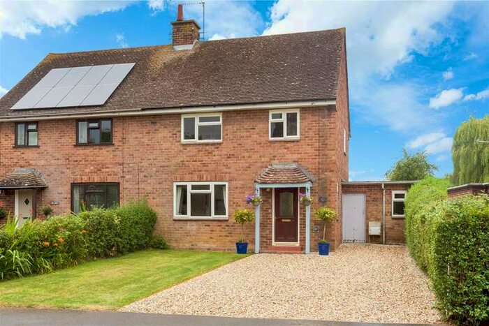 3 Bedroom Semi-Detached House For Sale In Grove Avenue, Honeybourne, WR11