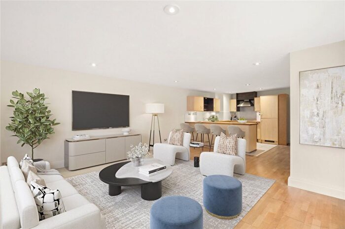 2 Bedroom Flat For Sale In Smugglers Way, London, SW18