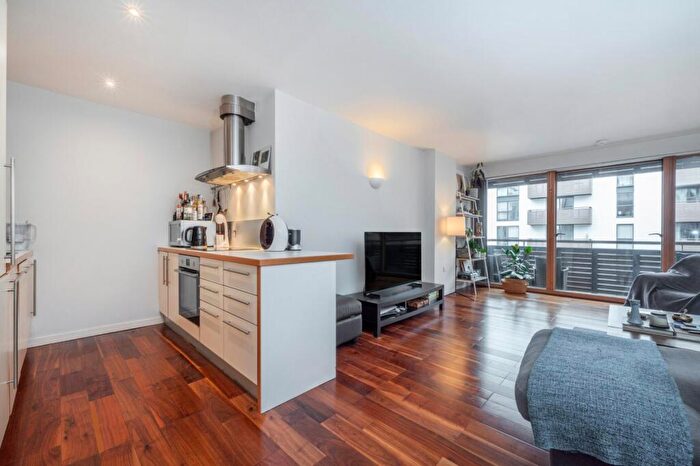 2 Bedroom Flat For Sale In Gainsborough Studios North, Poole Street, N1