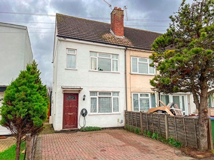 3 Bedroom End Of Terrace House For Sale In Eastcote Avenue, West Molesey, KT8