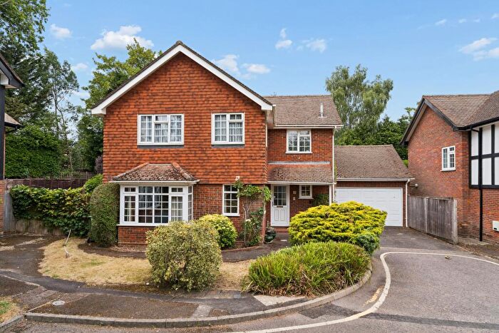 4 Bedroom Detached House For Sale In Tudor Park, Amersham, HP6