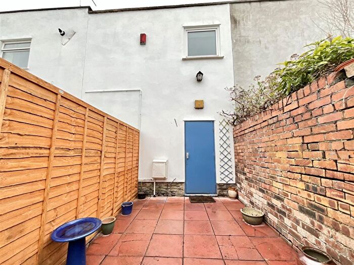 2 Bedroom Flat To Rent In College Road, Fishponds, Bristol, BS16