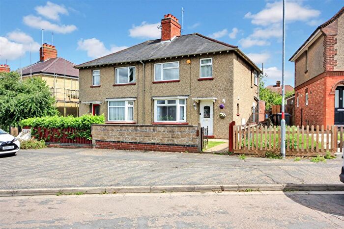 3 Bedroom Semi Detached House For Sale In , Westfield Avenue, Rushden, NN10