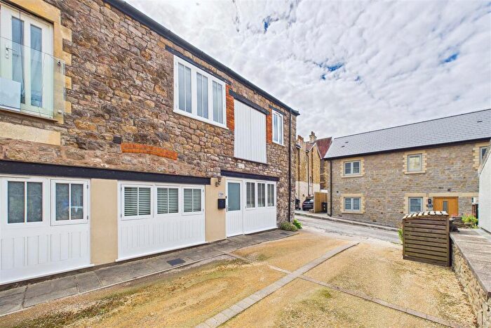 2 Bedroom House For Sale In Mid Clevedon Living, Moments From Hill Road, BS21