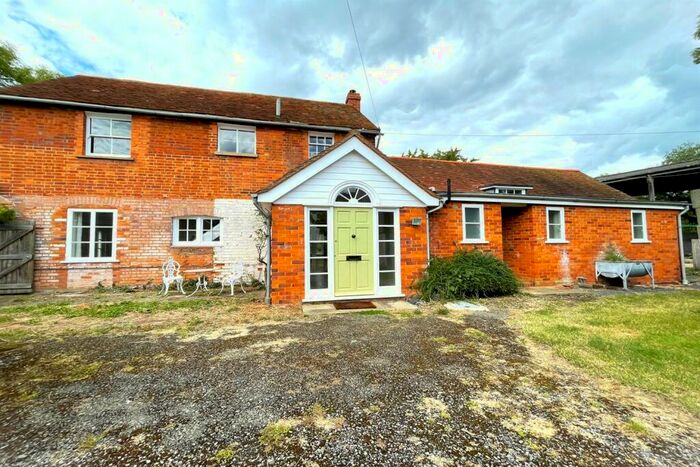 3 Bedroom Detached House To Rent In Mill Road, Shiplake, RG9