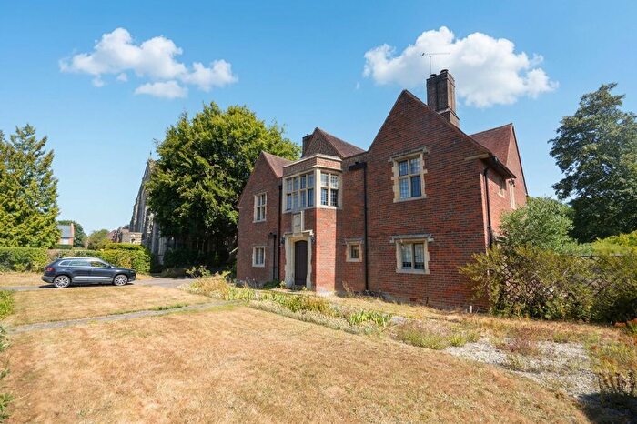5 Bedroom Detached House To Rent In Warwick Road, Beaconsfield, HP9
