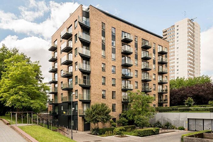 2 Bedroom Flat For Sale In Heritage Place, Brentford, TW8