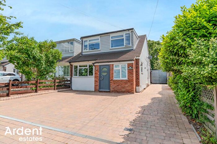 3 Bedroom Semi-Detached House For Sale In Howe Green Road, Purleigh, CM3