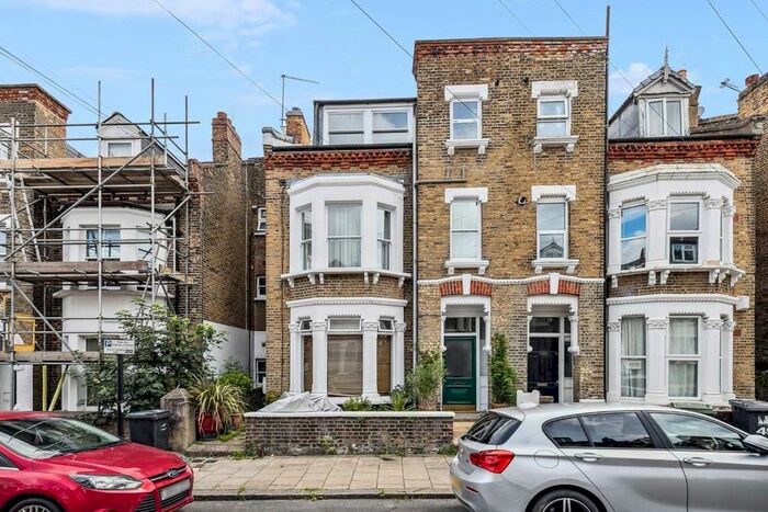 2 Bedroom Flat To Rent In Brailsford Road, London, SW2