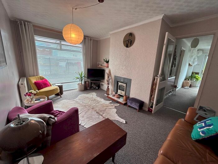 3 Bedroom Semi-Detached House To Rent In Ambleside, Swansea, SA3