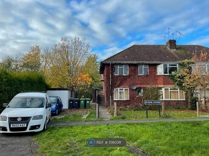 2 Bedroom Flat To Rent In Byron Avenue, Warwick, CV34