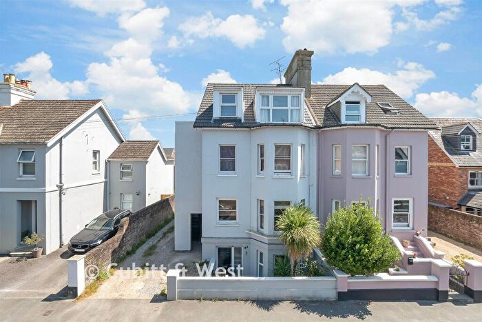 1 Bedroom Flat For Sale In Bedford Road, Horsham, West Sussex, RH13