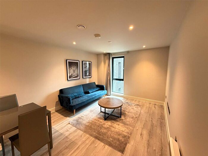 2 Bedroom Apartment To Rent In St Martins Place, Broad Street, B15