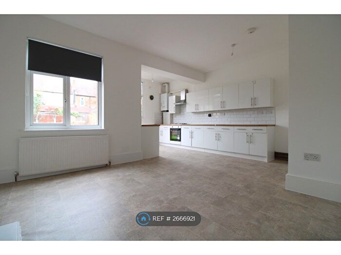 4 Bedroom Terraced House To Rent In Melrose Avenue, Mitcham, CR4