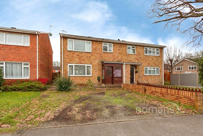 3 Bedroom House To Rent In Oxford Road, Owlsmoor, Sandhurst, GU47