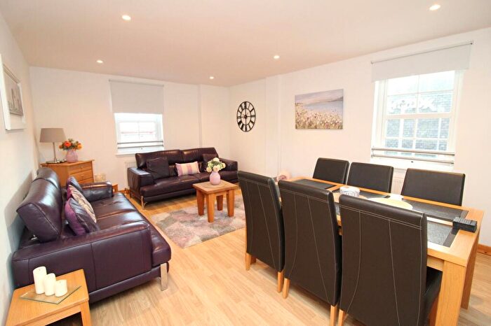 3 Bedroom Flat For Sale In Flat Farraline Court, Strothers Lane, Inverness., IV1