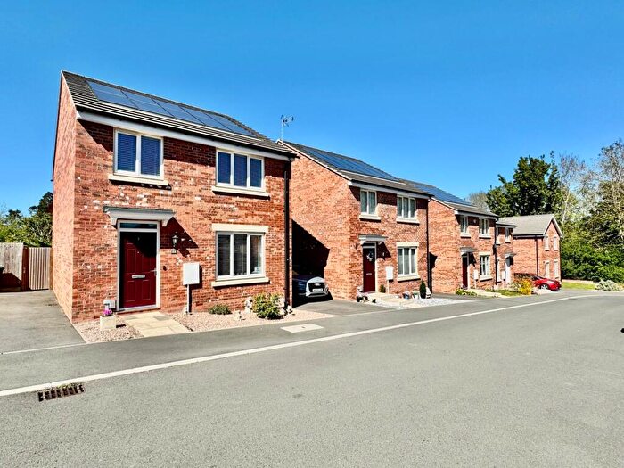 4 Bedroom Detached House For Sale In Swallow Drive, Raunds, Wellingborough, NN9