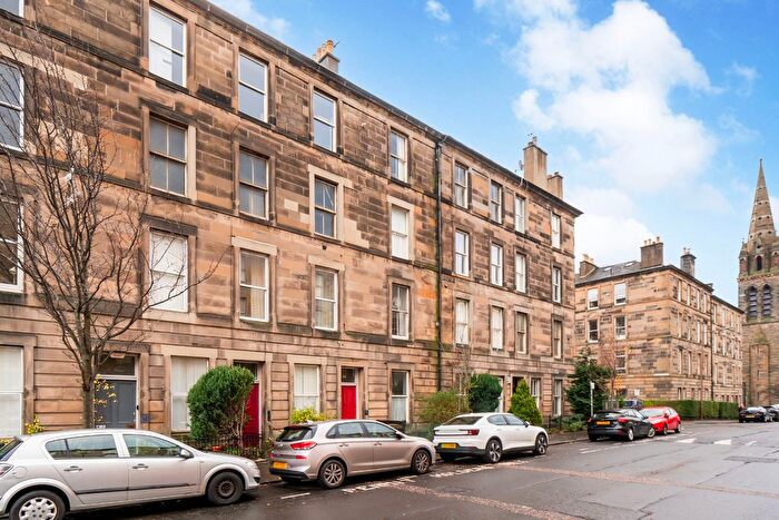 2 Bedroom Flat For Sale In Lutton Place, Edinburgh, EH8