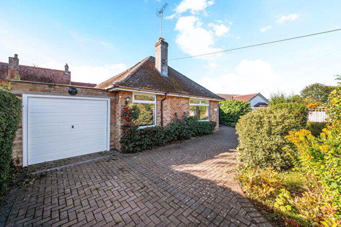 2 Bedroom Detached Bungalow For Sale In The Limes, Dorchester-on-Thames, OX10