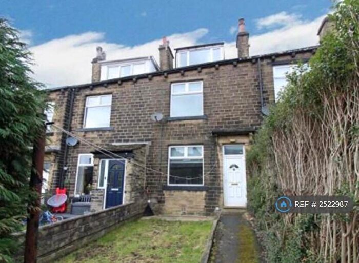 3 Bedroom Terraced House To Rent In Victoria Street, Keighley, BD22