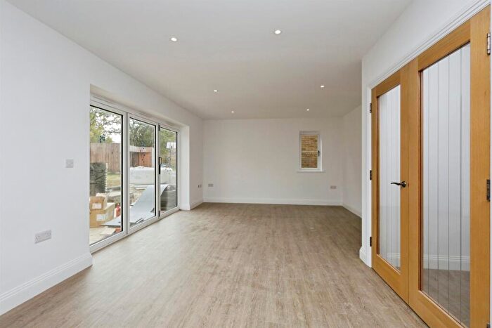 4 Bedroom Detached House For Sale In Shepham Lane, Polegate, BN26