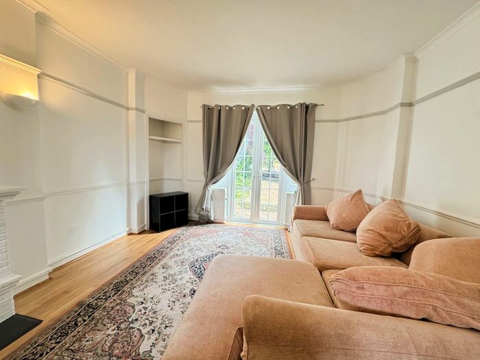 4 Bedroom Detached House To Rent In Normanhurst Road, London, SW2