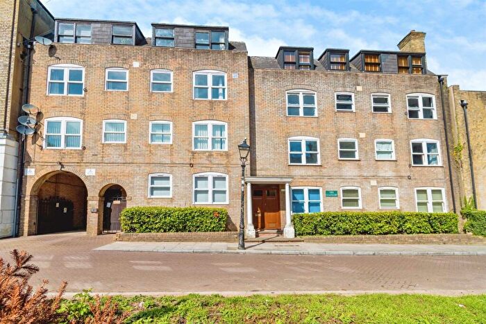 2 Bedroom Flat For Sale In Cranbury Terrace, Southampton, SO14