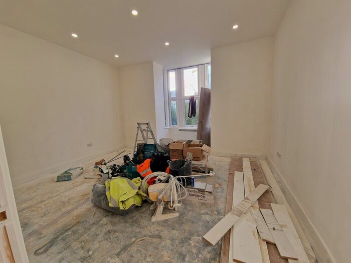 Studio To Rent In Darville Road, London, N16