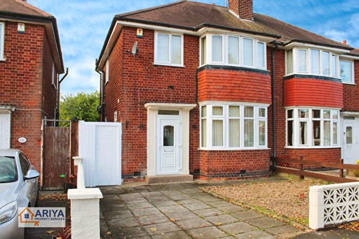 3 Bedroom Semi Detached House To Rent In Buckminster Road, Off Blackbird Road, Leicester, LE3