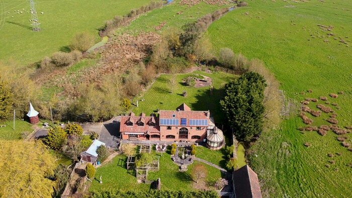 5 Bedroom Detached House For Sale In Lake House Lane, South Common, East Brent, TA9