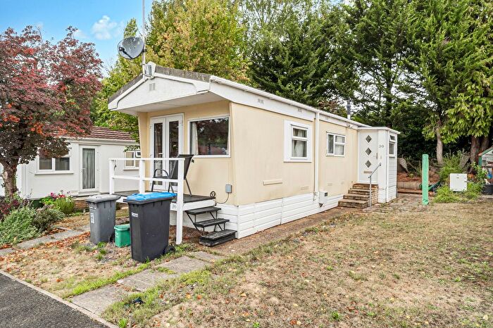 1 Bedroom Park Home For Sale In Rose Park, Row Town, KT15