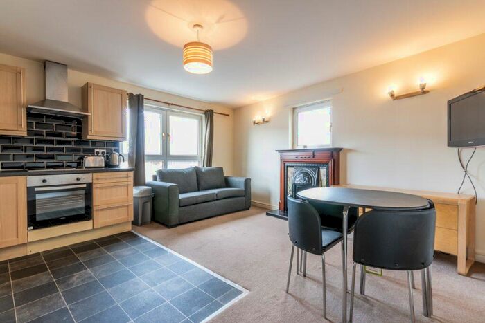 3 Bedroom Flat To Rent In L &#; St Clair Street, Edinburgh, EH6