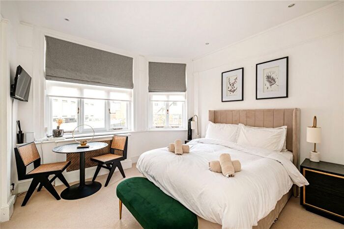 1 Bedroom Flat For Sale In Hans Crescent, London, SW1X