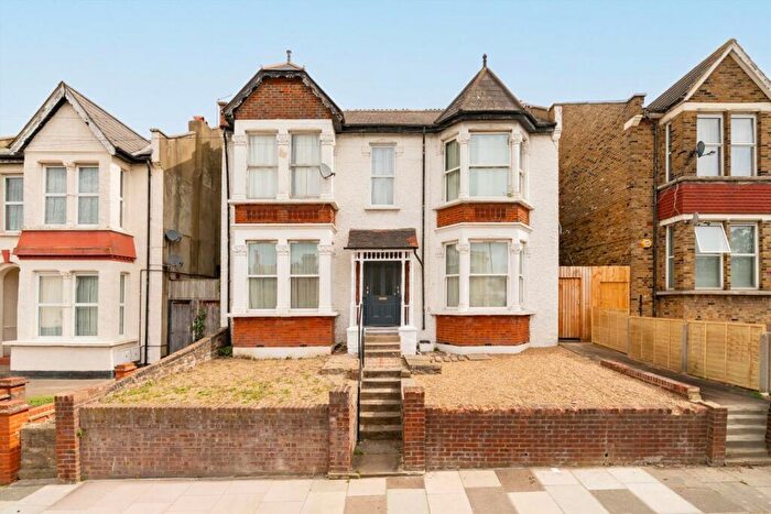 2 Bedroom Flat To Rent In Baker Road, Harlesden, NW10