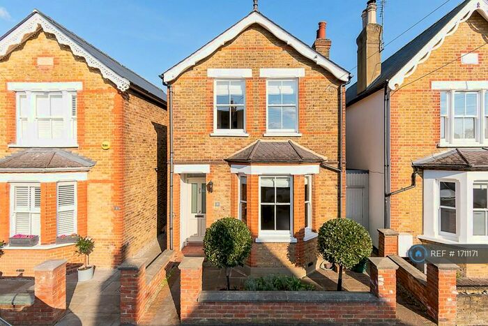 3 Bedroom Detached House To Rent In Summer Gardens, East Molesey, KT8