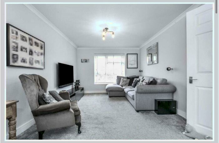 2 Bedroom Flat To Rent In Harrington Court, Hertford Heath, Hertford, SG13