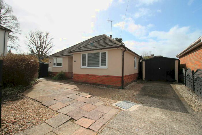 2 Bedroom Bungalow To Rent In Nursery Close, Fleet, GU51