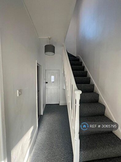 3 Bedroom Flat To Rent In Carlton Road, Nottingham, NG3