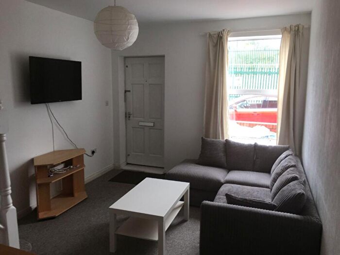 4 Bedroom House To Rent In Heeley Road, Selly Oak, Birmingham, West Midlands, B29