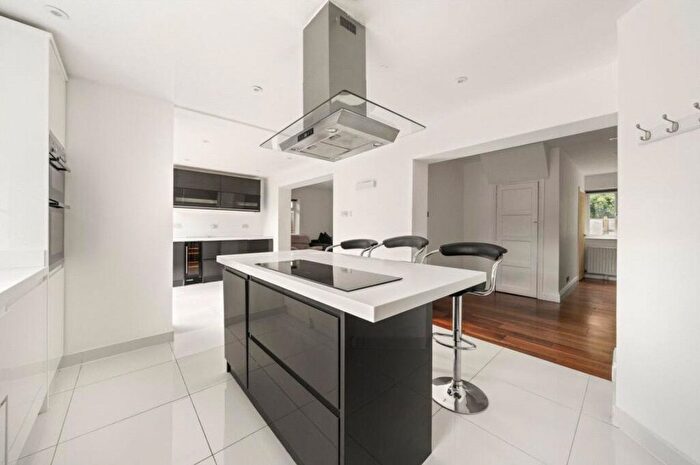 4 Bedroom Detached House To Rent In Dirtham Lane, Effingham, Leatherhead, KT24