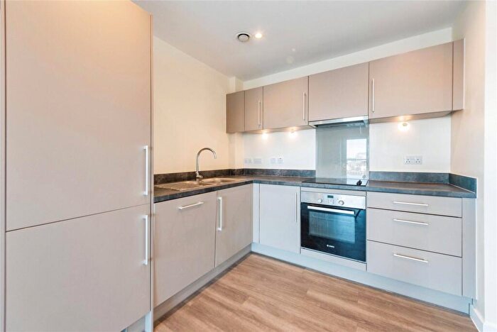 2 Bedroom Flat For Sale In Azera, Capstan Road, Southampton, Hampshire, SO19